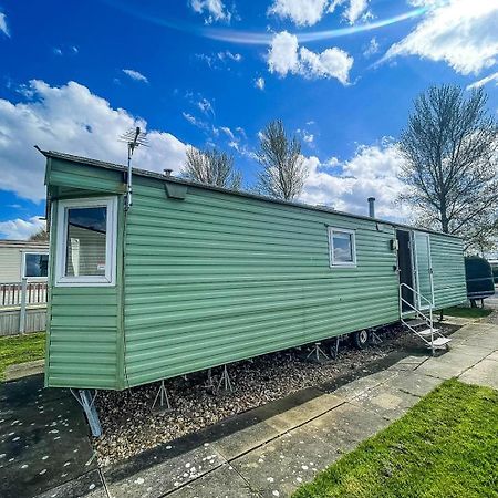 Lovely 8 Berth Caravan At Southview Holiday Park In Skegness Ref 33061C Hotel Bagian luar foto
